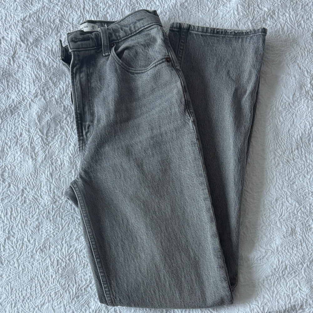Abercrombie & Fitch The '90s Straight Ultra High Rise jeans in gray wash